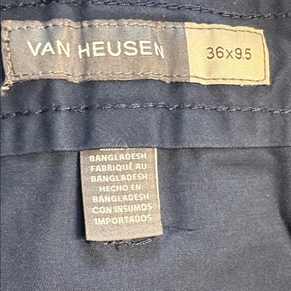 Van Heusen Men's Navy Flat Front Shorts 36 waist and 9.5 inseam